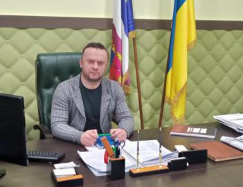 ​Колектив Димерської селищної ради вітає з днем народження селищного голову Димерської територіальної громади Володимира Підкурганного
