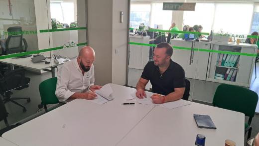 Підписано угоду з керівником БФ «Леруа Мерлен Солідарність» Арденом Матьйо-Марі щодо передачі Димерській громаді будівельних матеріалів