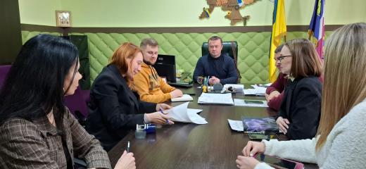 Димерська селищна рада та компанія «Е.Р.Україна»підписали меморандум про участь у Соціальному Проєкті з метою надання моральної та психологічної підтримки родинам військових, що загинули, зникли безвісти, захищаючи Україну у війні проти російської агресії