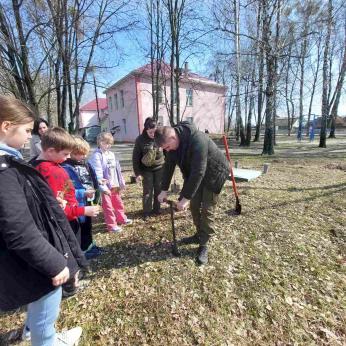 Триває благоустрій у закладах освіти Димерської селищної ради