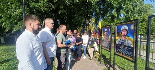 Честь Героям! Шана Героям! Вічна світла пам`ять Героям
