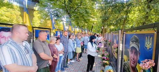 На Алеї Слави Героїв у Димері відбулось відкриття 9-ти пам’ятних місць (банерів) загиблим захисникам