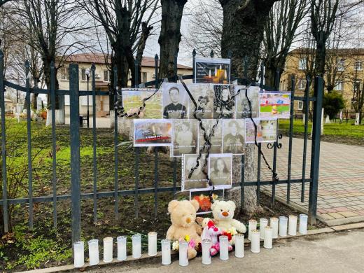 Димерська громада в жалобі за жертвами ракетного обстрілу у Кривому Розі