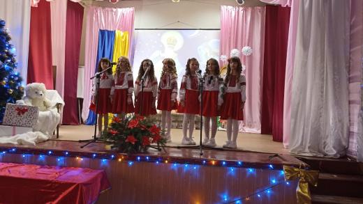 Ходить по землі Святий Миколай